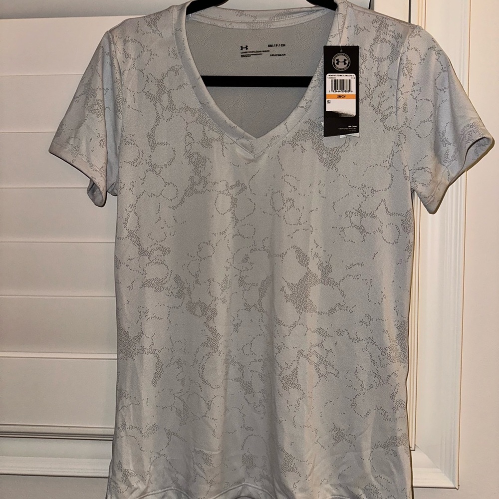 Under Armour Women's Light Gray Patterned V-Neck Tee